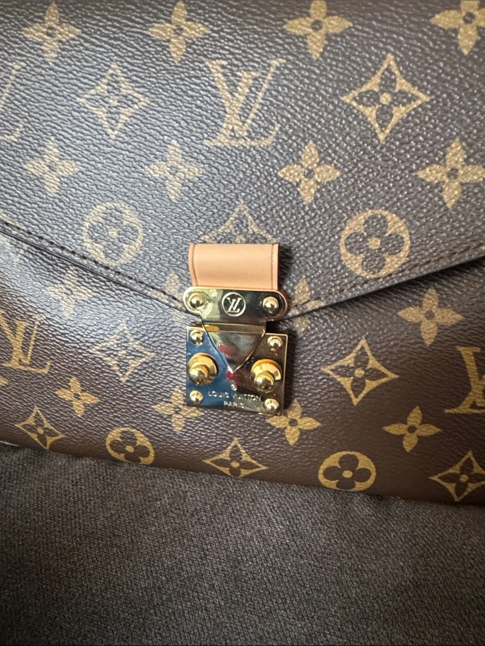 Louis Vuitton pochette Metis